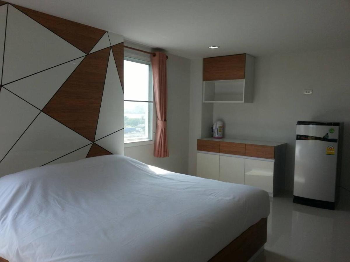 The Seasons Aparthotel Патум Тани Екстериор снимка