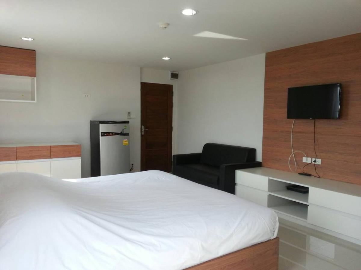 The Seasons Aparthotel Патум Тани Екстериор снимка