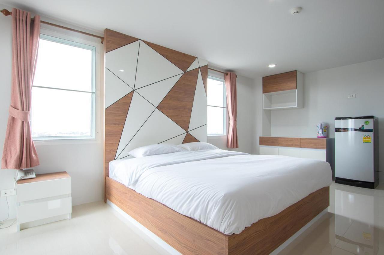The Seasons Aparthotel Патум Тани Екстериор снимка